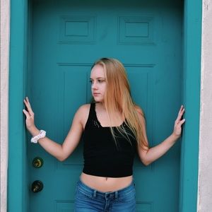 Meet your Posher, Talia